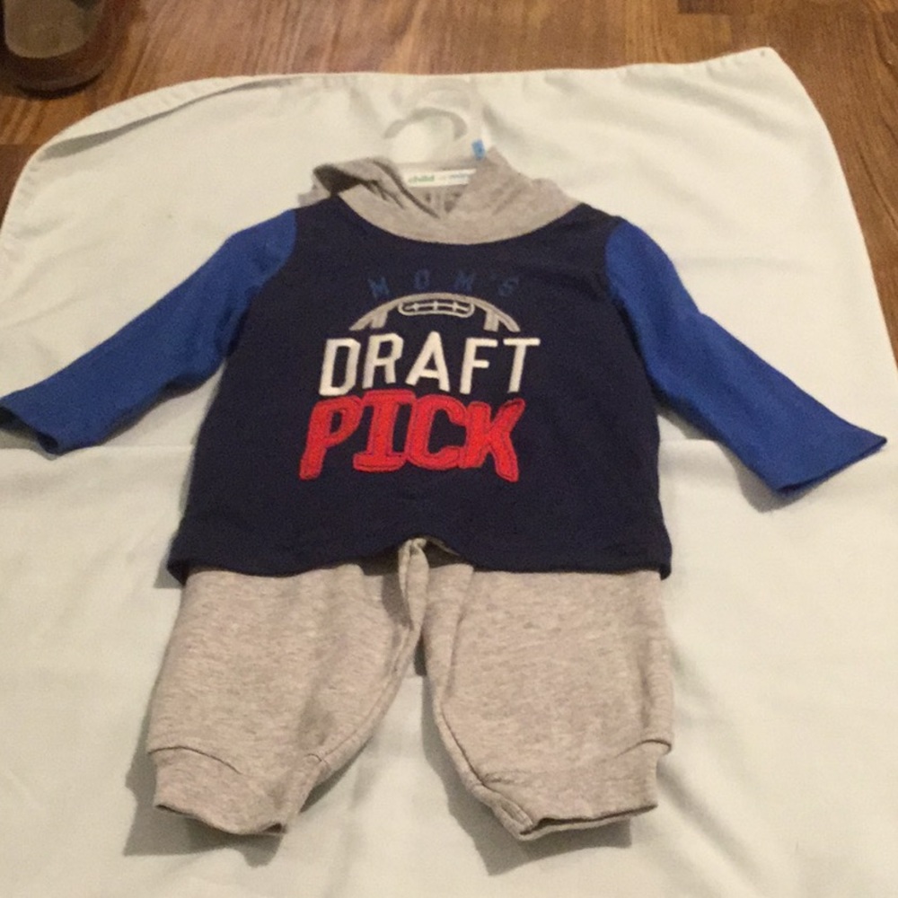 Child of mine by Carters two piece set